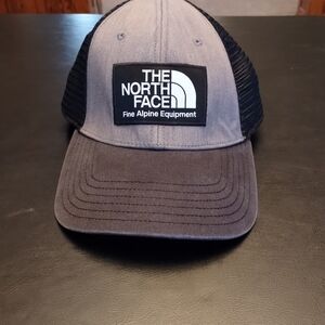 The North Face Two-Tone Black and Gray Hat